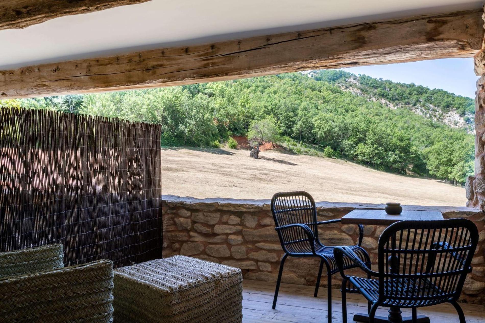 Le Domaine Du Castellas Sivergues Exterior photo